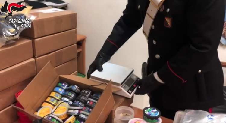 arrestato pusher che vendeva la droga sui social