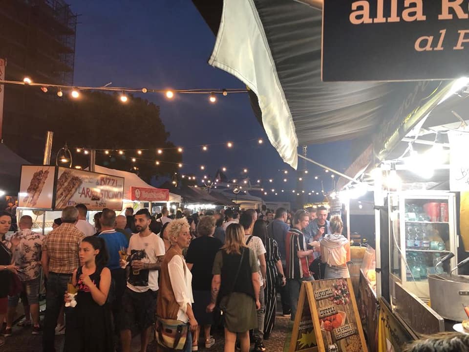 strade di anzio in festa