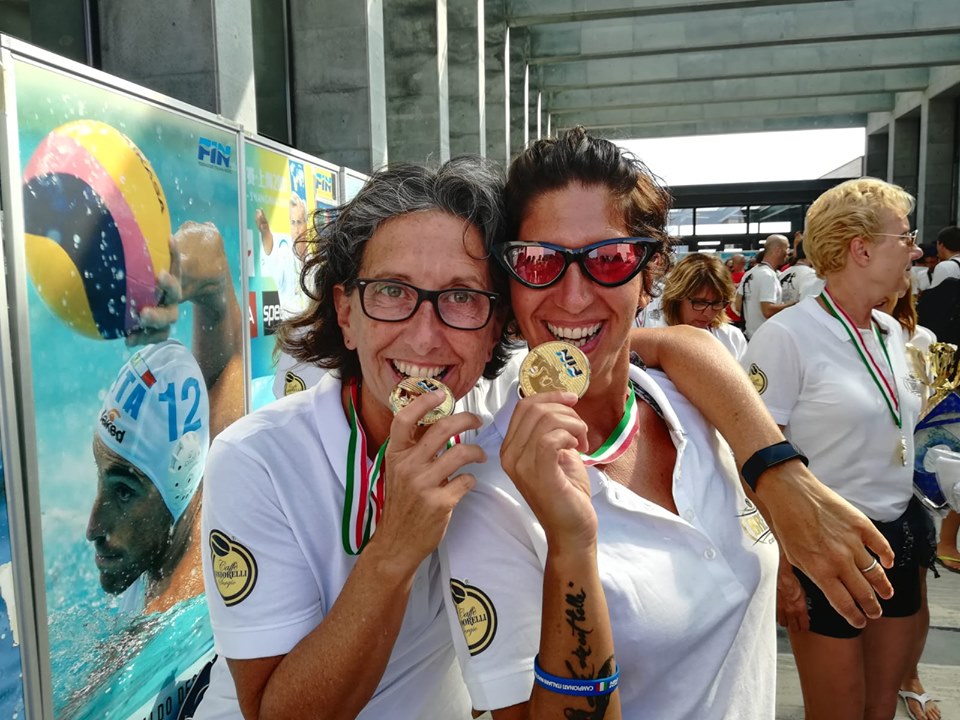 L'anziate Teresa Giordani, con l'ASD Argentario, vince la medaglia d'oro ai Campionati Italiani master di pallanuoto