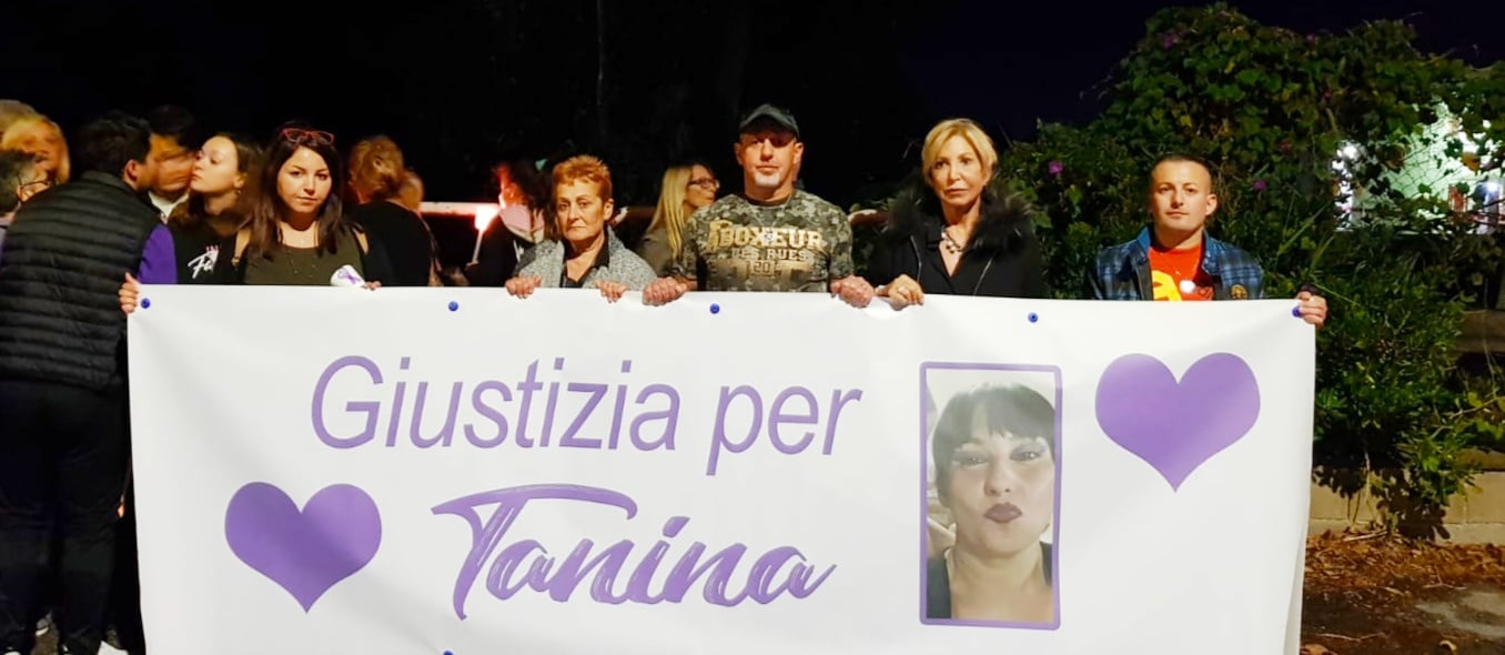 la fiaccolata per ricordare Tanina Momilia