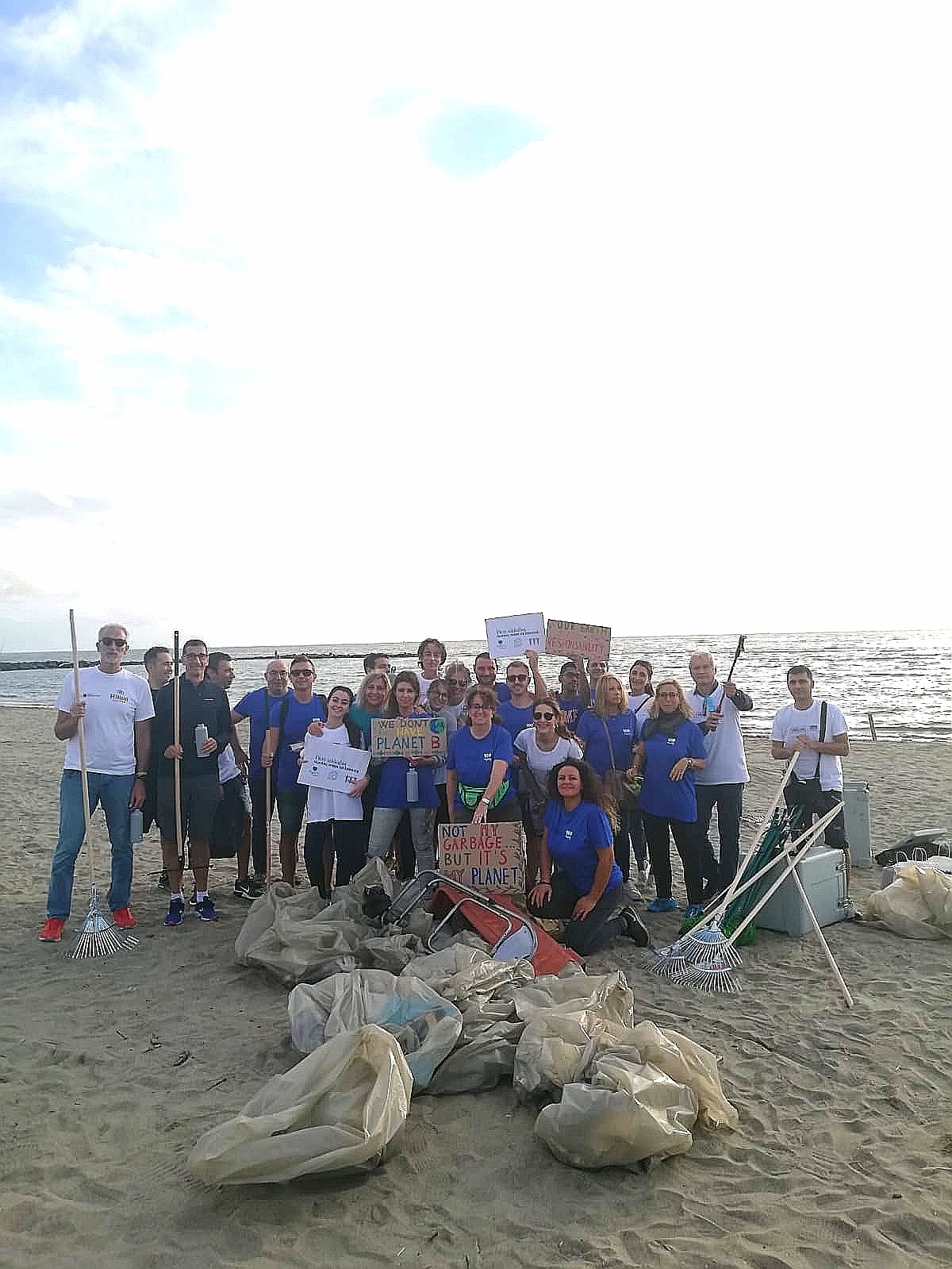 pulizia della spiaggia di Focene