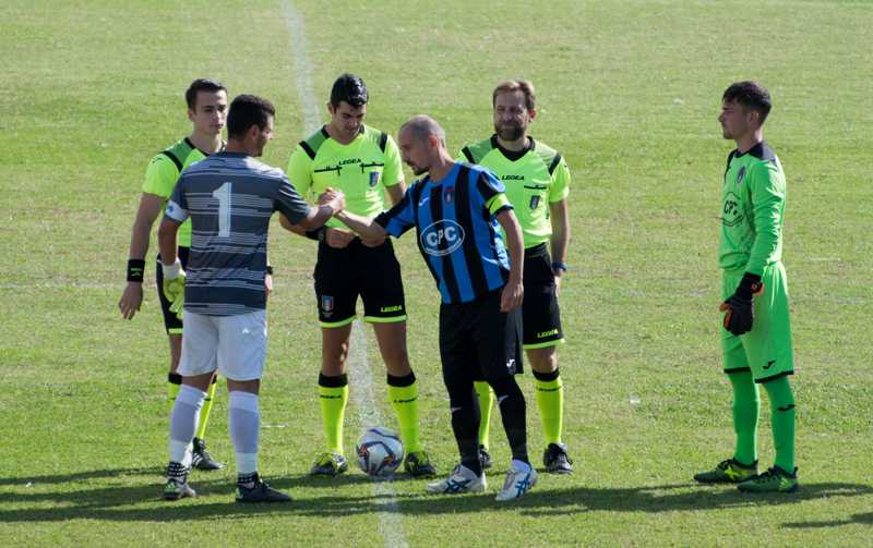 Anzio-Civitavecchia il saluto tra i capitani (foto Ferri)